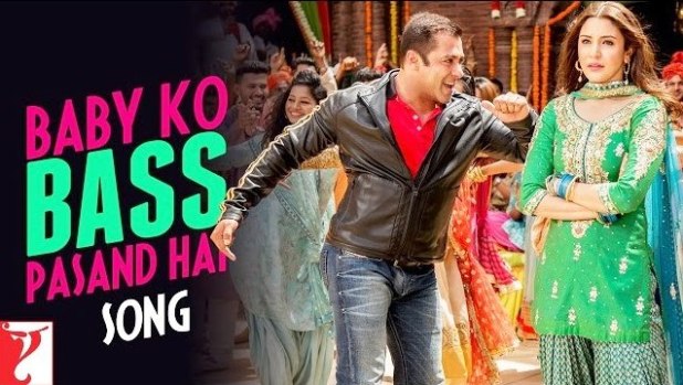 Baby Ko Base Pasand Hai Lyrics written in Hindi