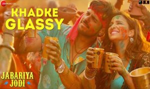 Khadke Galssy Lyrics in Hindi