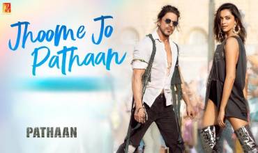 Jhoome Jo Pathaan lyrics in Hindi
